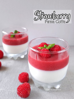 Foto resep Vanilla Panna Cotta with Strawberry Sauce