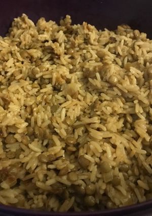 A picture of Mujadara Rice.