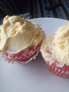 A picture of Strawberry Cupcakes.