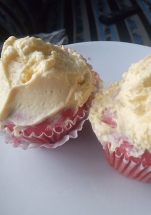 A picture of Strawberry Cupcakes.