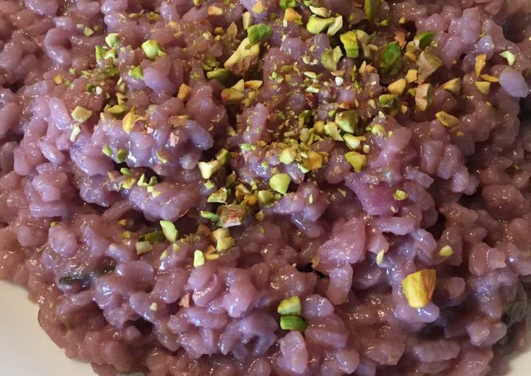 Risotto al cavolo viola mantecato al Grana con pistacchi