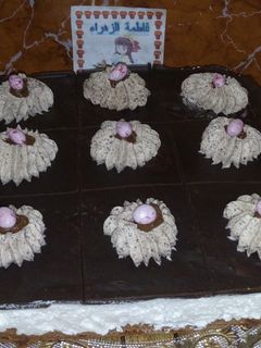 صورة لوصفة كيكة الشكولا بذوق الباونتي