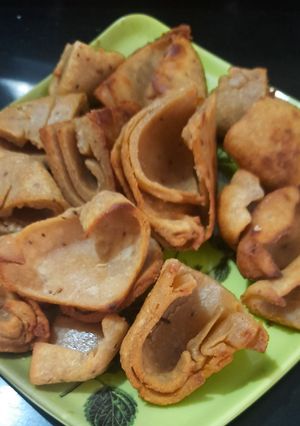 विदर्भ स्पेशल बट्टी (Vidharbh Special Batti Recipe In Marathi) रेसिपी चे मुख्य फोटो 