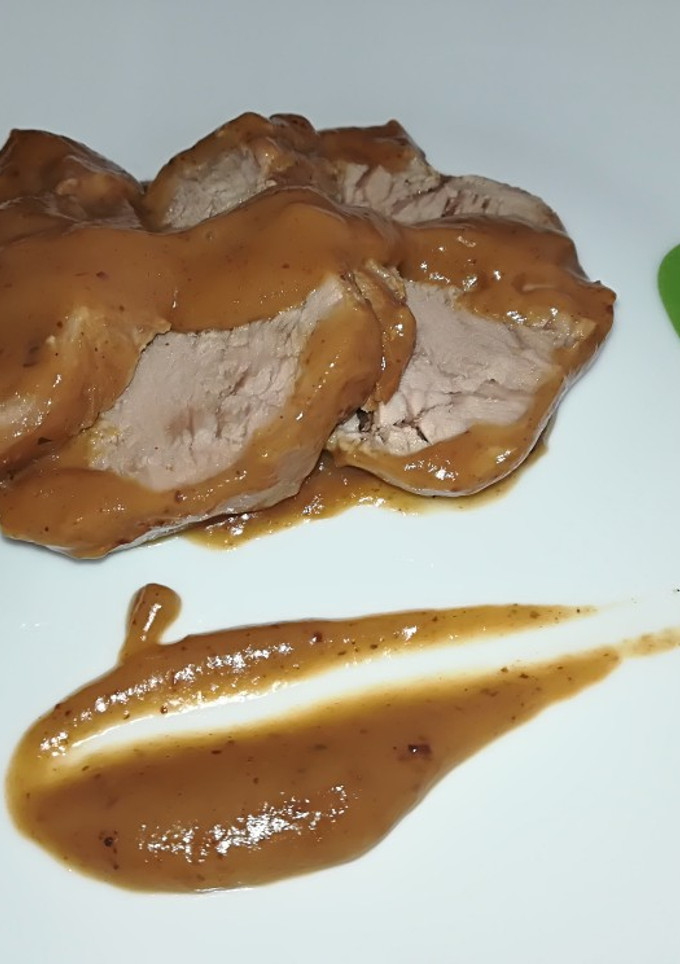 Una foto de Solomillo con salsa de orejones y pasas