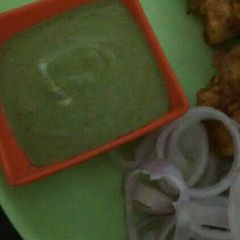 A picture of Coriander and mint chutney.