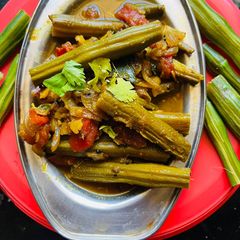 A picture of Drumsticks Curry.