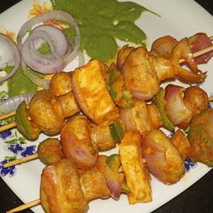 A picture of Paneer & mushroom tikka.