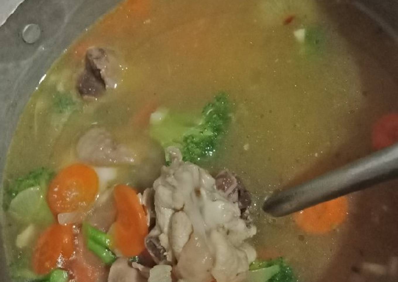 Bagaimana Menyiapkan Sop ayam simpel yang Lezat Sekali