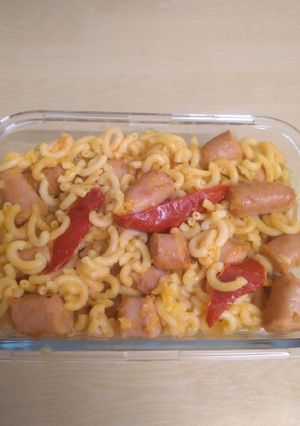 Una foto de Fideos con salchichas