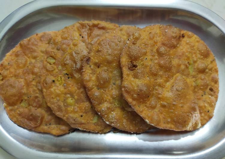 Recipe of Super Quick Homemade Masala Puri (with Bottle Gourd)