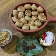A picture of Baati with bharta.