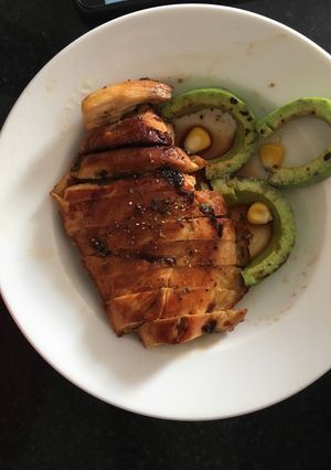 Hình của món Ức gà áp chảo.