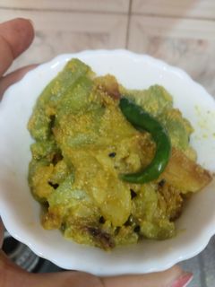 ঝিঙে আলু পোস্ত (jhinge aloo posto recipe in bengali) রেসিপির প্রধান ছবি
