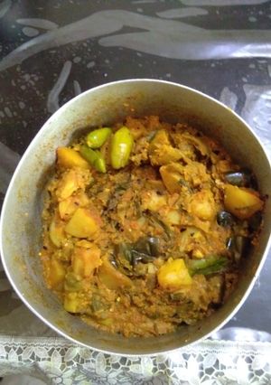 A picture of Mix veg coconut curry.