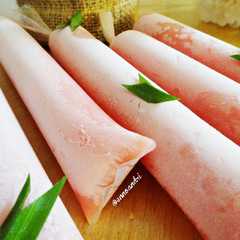 A picture of Es Lilin Jambu Merah Creamy.