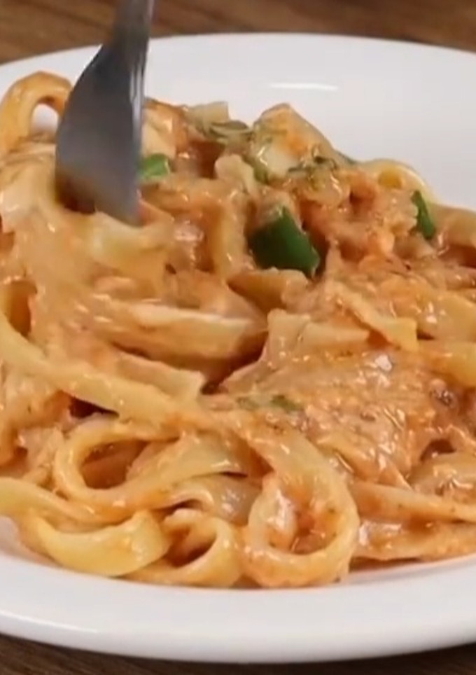 Una foto de Fettuccine con salsa de champiñones y queso manchego