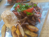 Lomo saltado de la mami