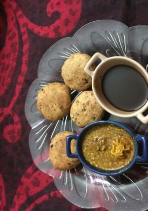 A picture of Imli gur ki chutney.