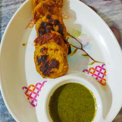 A picture of Soyakeema kabab with pudina chutney.