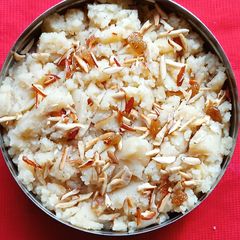 A picture of Semolina shira (Sweet).