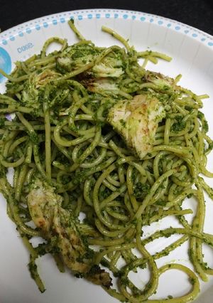 A picture of Green Pesto Spaghetti.