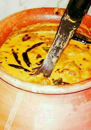 A picture of Kardhi pakorda / कढ़ी पकोड़ा.