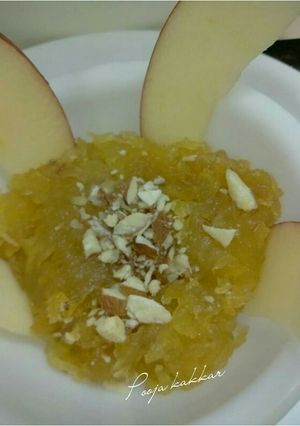 A picture of Apple Halwa.