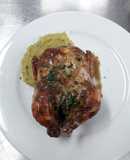 Pollito BB Trufado con Hierbas y Puré de Batatas