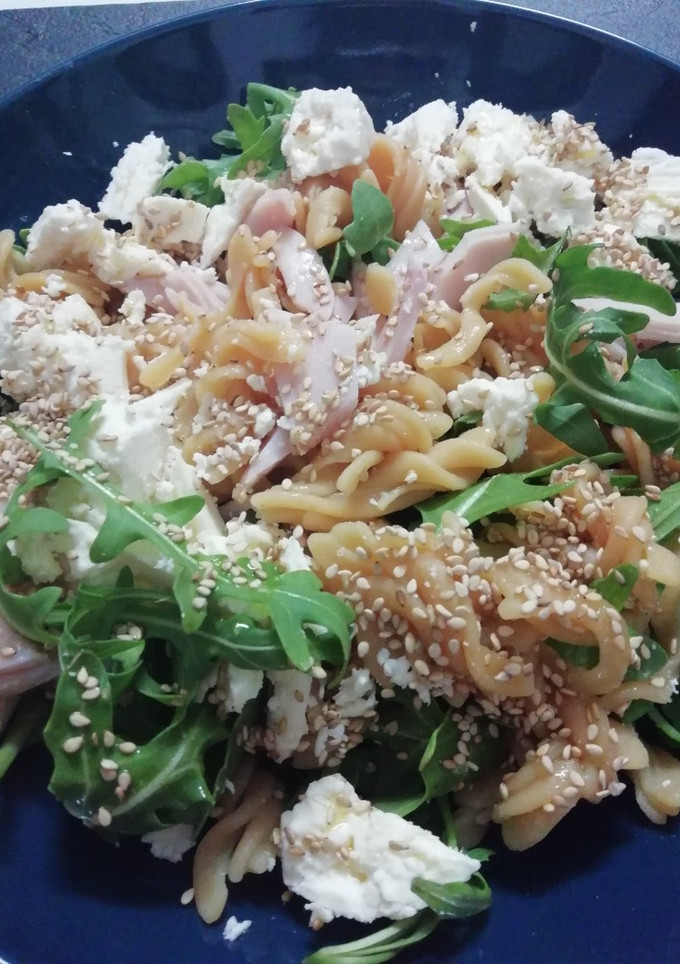 Una foto de Ensalada pasta de lenteja
