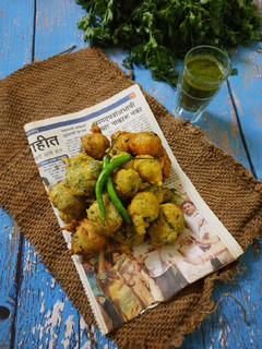 મેથી ના ગોટા(Methi na Gota Recipe in Gujarati) રેસીપી મુખ્ય ફોટો