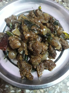 செட்டிநாடு மட்டன் சுக்கா(chettinad mutton sukka recipe in tamil) செய்முறை முக்கிய புகைப்படம்