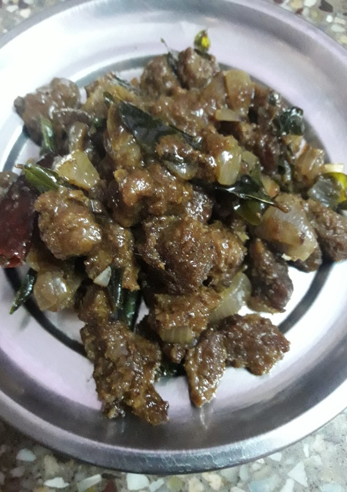 செட்டிநாடு மட்டன் சுக்கா(chettinad mutton sukka recipe in tamil) செய்முறை முக்கிய புகைப்படம்