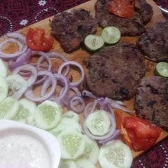 A picture of Chapli kabab.