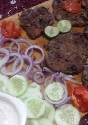 A picture of Chapli kabab.