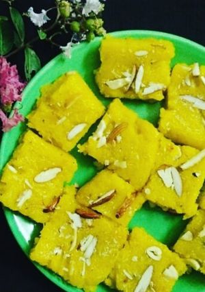 A picture of Poha burfi.