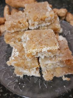 आलेपाक (aale pak recipe in marathi) रेसिपी चे मुख्य फोटो