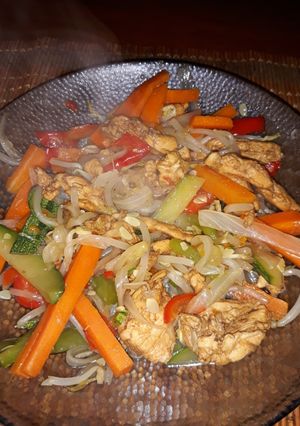 Una foto de Chop Suey de pollo