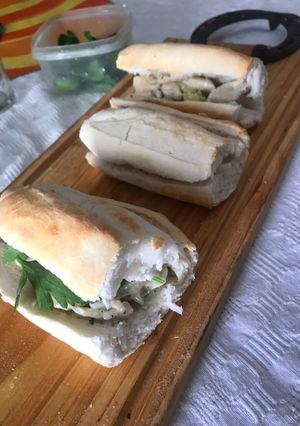 Una foto de Pollo al roquefort en sanguche