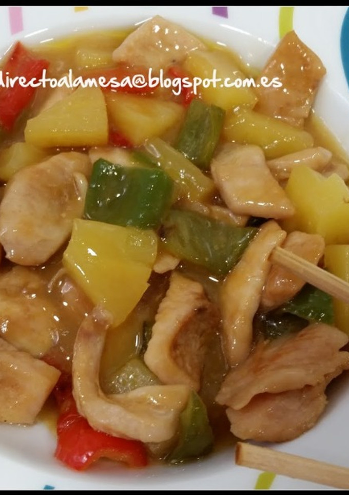 Una foto de Pollo con piña
