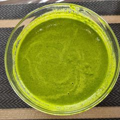 A picture of Palak vali chutney for sandwich.