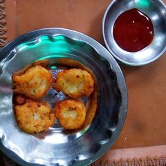 A picture of Aloo tikki.