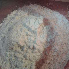 A picture of Seasoned flour.