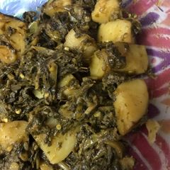 A picture of Aloo Methi.