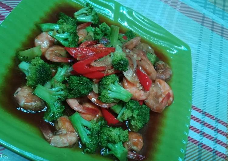 Cara Gampang Menyiapkan Cah Brokoli Udang Terasi Anti Gagal