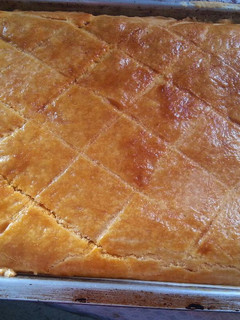 Una foto de Empanada casera de atún y pimientos rojos