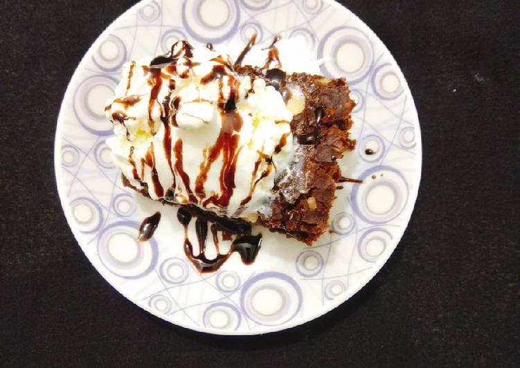 Recipe of Super Quick Homemade Sizzling hot bournbourn biscuits brownie