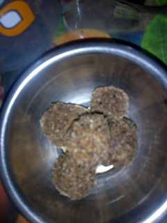 உலர்ந்தபழ வாரம். உலர்திராட்சை லட்டு (Ularthiratchai ladoo recipe in tamil) செய்முறை முக்கிய புகைப்படம்