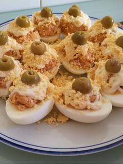 Una foto de Huevos rellenos de atún