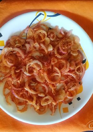 ડુંગળીનું લચ્છા સલાડ (Onion's Lachchha Salad recipe in gujarati) રેસીપી મુખ્ય ફોટો