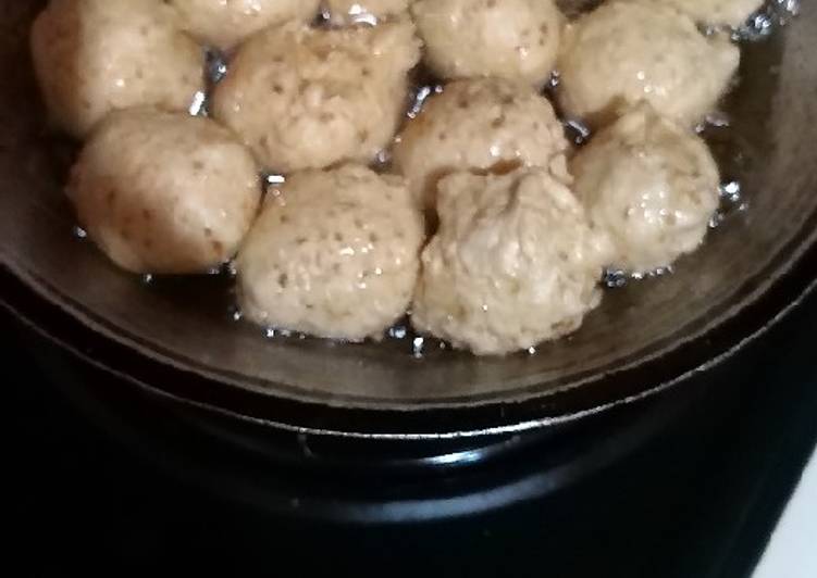 Cara mudah Membuat Bakso goreng ayam praktis yang Enak